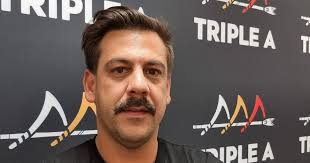 Triple A's Dan Rennie takes a turn at Qmusic.