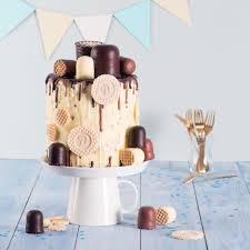 Von den super dickmanns werden die waffelböden abgenommen. Dickmann S Torte Deluxe