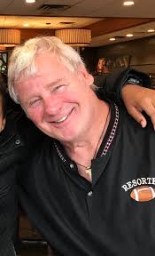 Can someone please put a headdress or collar of sunflower 🌻 petals around  my Elliot's neck please. He passed away last year at 24 and I have grown  sunflowers around where he