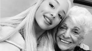 Képtalálat a következőre: „ariana grande”