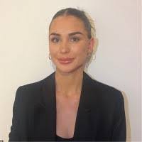 Nicole Barnard's Instagram, Twitter & Facebook