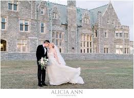 The Branford House And Its Large Grounds Provide So Many Opportunities And Avenues To Take Stunning Connecticut Wedding Venues Stunning Wedding Venues Wedding