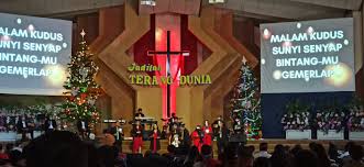 Dec 18, 2020 · bintang dalam alkitab dikenal sebagai penanda tempat kelahiran yesus. Umat Kristiani Jadi Terang Dunia Di Masa Pandemi