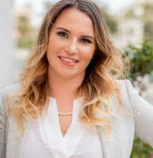 Candice Clifton's Instagram, Twitter & Facebook