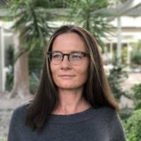 Heather Marek's Instagram, Twitter & Facebook