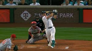 The Reds intentionally walked the bases loaded. Big Dumper made them pay