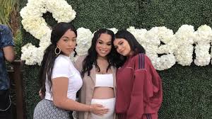 Screenshots Of Kylie Heather And Jordyn Woods At Heather Sanders Baby Shower Via Youtube Heather Sanders Dress To Impress Kylie Kristen Jenner