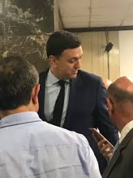 Επιβεβαιώνει τις πληροφορίες για επιβολή lockdown σε ολόκληρη τη χώρα για ένα μήνα ο υπουργός υγείας, βασίλης κικίλιας, μετά τη ραγδαία αύξηση κρουσμάτων και θανάτων κορονοϊού, καθώς και των διασωληνωμένων. Ti Zhthse O Neos Ypoyrgos Ygeias B Kikilias Apo Dioikhtes Nosokomeiwn Perifereiarxes Kai Tmhmatarxes