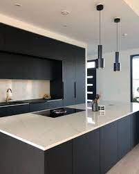 50 Black Kitchen Design Ideas With White Color Accent Sweetyhomee Kjokkendesign Hus Interior Kjokken Moderne