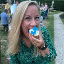 Tonight, we celebrated 5 incredible years of Kent Academy of Musical  Theatre. This milestone was not only about recognising five years of  running a business, but also about celebrating the strong community