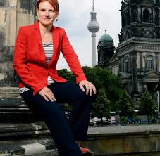 Sahra wagenknecht hochzeitskleid / perle bei der hochzeit das steckt hinter dem brauch focus de : Das Modische Dilemma Von Sahra Wagenknecht Und Betty Baziana Welt