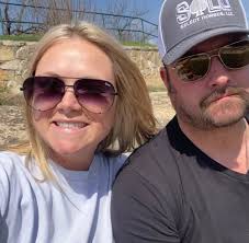 We snuck off to the Vagabond for our anniversary last night, I only play  pull tabs