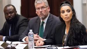 Cnn's van jones sits down with kim kardashian west after she met with president trump to commute the sentence of nonviolent drug offender alice johnson. Kim Kardashian West Visits The White House For Prison Reform Meeting Abc News