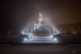 Das einzige was ich als störend empfand, war der laute zugverkehr mitten in der nacht. Michael Leukel Fotos Vom Niederwalddenkmal In Rudesheim Am Rhein