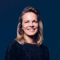 Sara Kenley's Instagram, Twitter & Facebook