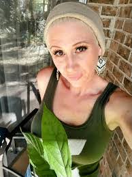 Dixie Sawyer's Instagram, Twitter & Facebook