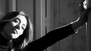 Las 10 canciones a través de las que descubrir a Marina Carmona en 'Mi  Identidad', su álbum debut