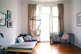 Viele berliner studenten leben in studentenwohnheimen und eine einfachere option für studenten ist eine wg, in der oftmals die mitbewohner und nicht der vermieter. Wg Zimmer Berlin Wedding Modern Schlafzimmer Berlin Von Theredyarn Houzz