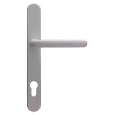 Upvc door handles & door bolts find pvcu door handles and door bolts for your pvcu and composite doors at toolstation, from brands including era and sterling. Fab Fix Balmoral Door Handles Pair White Lock Door Handles Screwfix Com