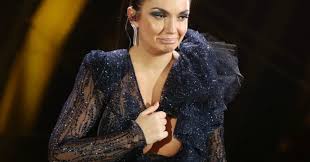 La cantante mostra il suo nick distratto da uno la bella elettra lamborghini ed il fidanzato afrojack fanno scandalo. Elettra Lamborghini Ho Amici Che Stanno Morendo Per Favore Dovete Stare A Casa Pensavate Che Fosse Passato Tutto Il Fatto Quotidiano