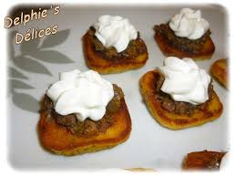 Blinis Maison Avec Tapenade De Gesiers De Canard Aux Olives Vertes Et Poivrons Et Chantilly Au Chevre Delphie S Delices