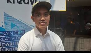 Ketimbang dua saudaranya, kaesang adalah anak jokowi yang paling eksis di media sosial. Cerita Lucu Kaesang Anak Jokowi Mau Ditipu Pelaku Kaget Langsung Minta Maaf