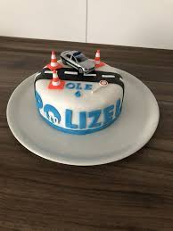 Polizeiauto torte polizeiautos kinder torten deko ideen backen polizei geburtstagstorten polizeiauto kuchen junge geburtstagsfeier feuerwehrkuchen. Die 31 Besten Ideen Zu Kindertorte Polizei Kindertorte Kinder Torten Polizei Kuchen