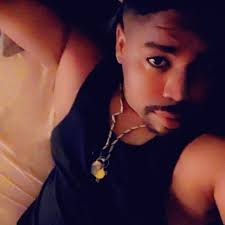 Soft curves, hard hustle. Balance, baby😏