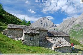 3e Grange Ciarviera Du Haut Val Maira Hautes Vallees Piemontaises Ankryan Photos Piemontaise Vallee Paysage Rocheux