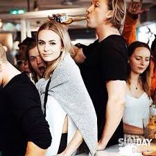 Samu haber (44), sänger der band sunrise avenue, hat mit seinem sympathischen akzent, dem frechen grinsen, seinen blonden haaren und der finnischen entspanntheit einfach einen schlag bei den frauen. Samu Haber Vivienne Raudsepp Australien Samu Haber Vivianne Raudsepp Leute