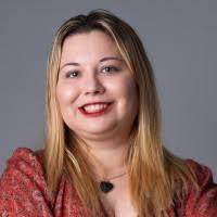 100+ perfis com “Larissa Mann”