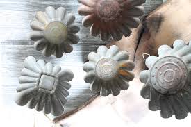 5 Moules Anciens Francais A Gateaux De Taille Moyenne Decoration De Cuisine Ancienne Moules A Cakes Decor De Cuisine French Country Style Lion Sculpture Art