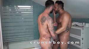 deux beau mecs de CRUNCHBOY baisent sous la dcouhe - XNXX.COM