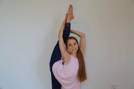 When is the next birthday of anna mcnulty? 17 Year Old Contortionist Gains Online Success By Teaching Others The Splits Cbc News