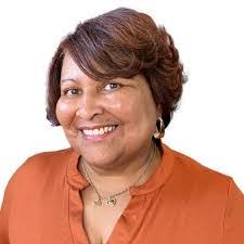 Keely Dunn's Instagram, Twitter & Facebook