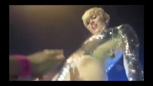 Miley cyrus hot performance on stage | PornMega.com