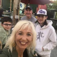 What a fabulously fun Friday! Coffee with the full of creative ideas Mary  Lynn Bishop, lunch with the fun, witty Jennifer Labbe Ellinger, and finish  the day off at the Camp with