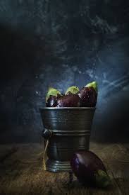 Couper l'aubergine en tronçons d'une dizaine de centimètres de long, les en spaghetti : Comment Cuisiner La Peau Des Aubergines Cuisine Anti Gaspi