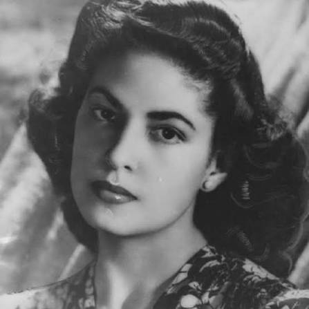 Consuelo Velázquez: albums, songs, concerts | Deezer