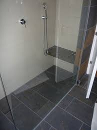 Damit das wasser aus der dusche ablaufen kann, braucht es zunächst einmal ein gefälle zum ablauf hin. Dusche Furstenfeldbruck Renovierung Catalin