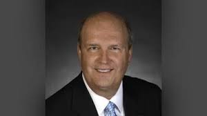 State of Illinois employee Amanda Kimmel contributes a total of $175 to  Democratic Party candidate Elizabeth Warren