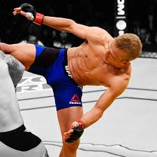 Tj dillashaw is an american professional mixed martial artist and the former ufc bantamweight champion. The Real Life Diet Of T J Dillashaw Ufc Champion And Future Ironman Triathlete Gq