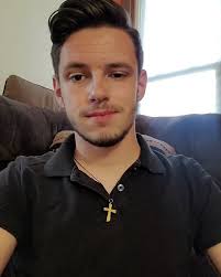 Its MEMBER MONDAY: Welcome one of our new members this season Emily Hung! .  • Instagram: @hung.emily . • Experience: Jersey Surf '18 . • School/Major:  University of Rochester, Environmental Science and