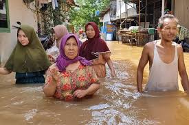 Akan tetapi dengan mengetahui cara yang tepat, anda akan bisa menyelamatkan relasi dan menyelesaikan masalah. Apa Itu Banjir Definisi Penyebab Dan Dampak Halaman All Kompas Com