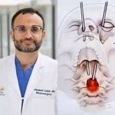 العالم مقلوب منذ أسبوعين . بسبب جراحة نادرة قام بها فريق متخصص لإزالة ورم  سرطاني من قاع مخ فتاة أمريكية عندها 19 سنه . مكان الورم الملتصق بالمخ  والنخاع الشوكيّ، جعل من
