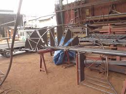 自社工場で螺旋階段を手作り 螺旋階段 鉄骨階段 鉄骨