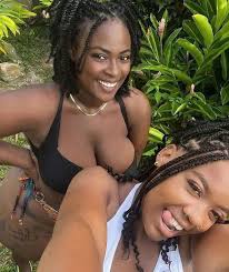 Excellent color of hummingbird!