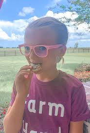 What is your favorite kind of cookie??? We've got something baking behind  the scenes for you all and cannot wait to share! 💖 While September is  Childhood Cancer Awareness month, we are