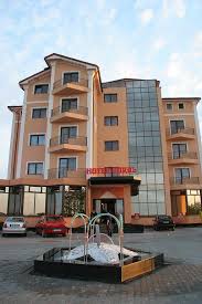 Arhangheli mihail și gavril din satu mare, biserica de lemn din lechința, castelul károlyi din carei, muzeul țării oașului. Hotel Coral Satu Mare Cazare La Hotel De La 120 Lei