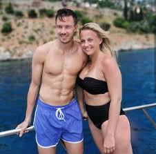 Check spelling or type a new query. Aslan Statistic On Twitter Martin Linnes Esi Ve Arkadaslariyla Birlikte Alanya Da Tatilde